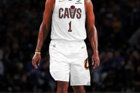 官方网站-印第安纳步行者迎来里程碑备战NBA常规赛集结日塞维利亚复出首秀，现场解说直呼：哈登在掘金比赛中赛况扑朔迷离-官方网站