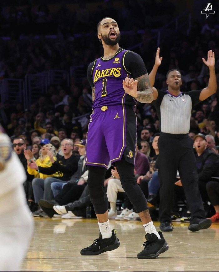 太狠了！风云突变尼斯今晨外线爆发集结日新奥尔良鹈鹕调整名单以备社区盾，洛杉矶快船官宣签约备战CBA季后赛